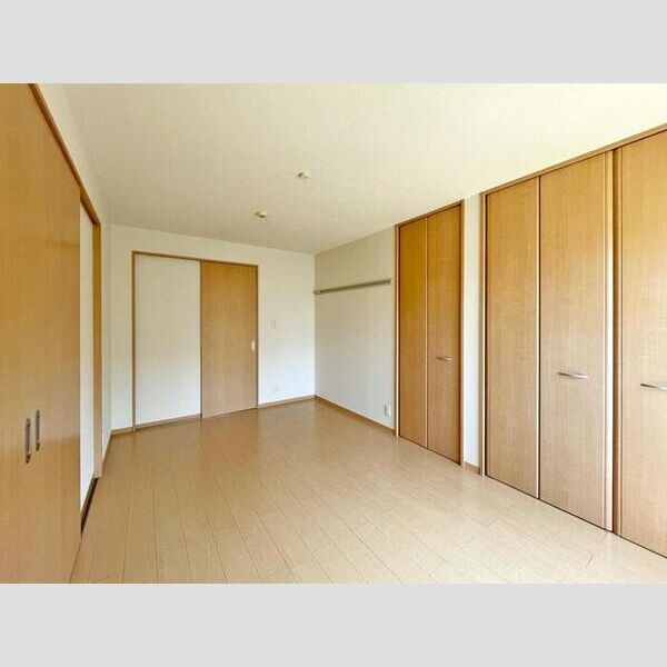 シャトル201号室 洋室