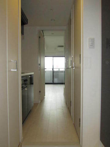 グランド・ガーラ桜木町駅前10階 廊下