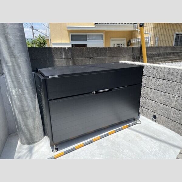 グランシャリオD201号室 ゴミ置き場