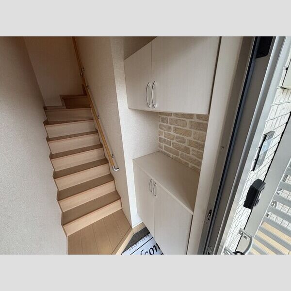 クレールハウス 玄関