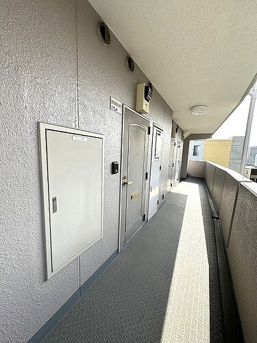 ライオンズシティ浦和常盤4階 共有部通路　※前回募集時2024年4月の写真