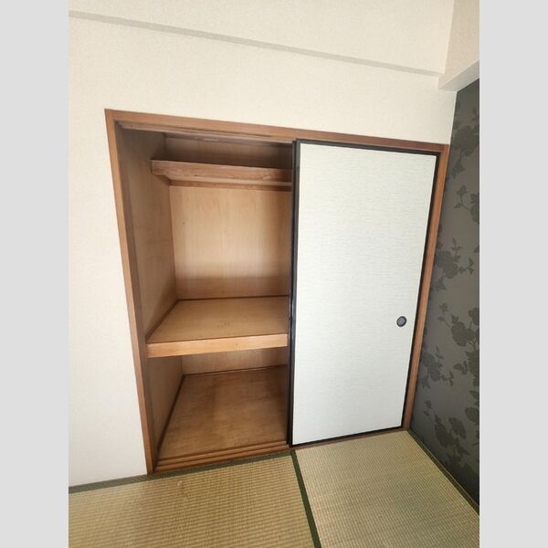 フジヴェール法蓮寺山203号室 収納