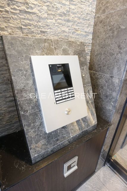 コンシェリア新宿落合8階 モニター付きオートロックで安心のセキュリティ