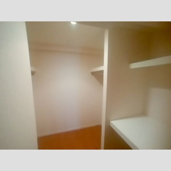 WHITE　RESIDENCE ウォークインクローゼット