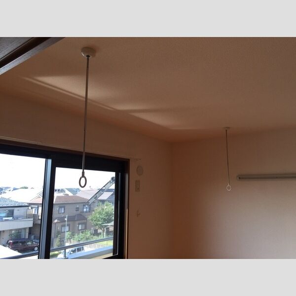 ヴィヴィレ フルール302号室 室内物干し