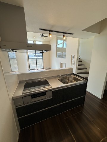 Ｒｉｃｈｅｓｓｅ　Ｙｏｋｏｈａｍａ0103号室 キッチン