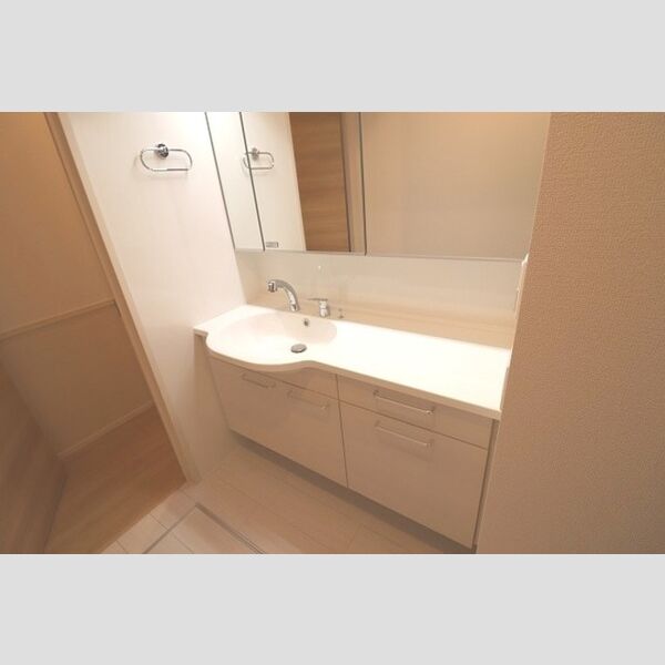 コンフォール 洗髪洗面化粧台