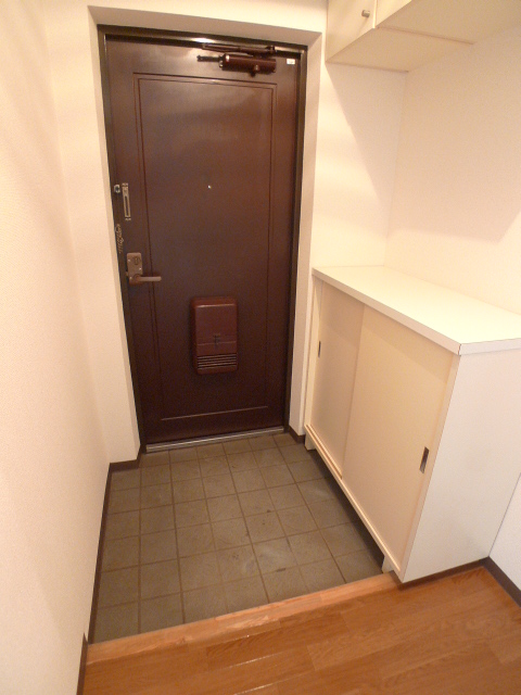 パレスオオハク 玄関