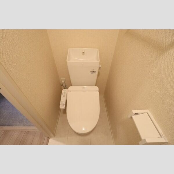 D-room Flower トイレ(温水洗浄暖房便座)