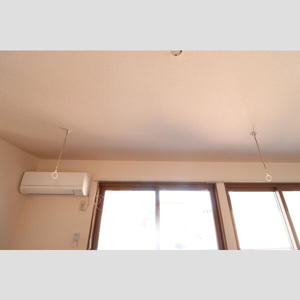 セジュール山の根202号室 室内物干し