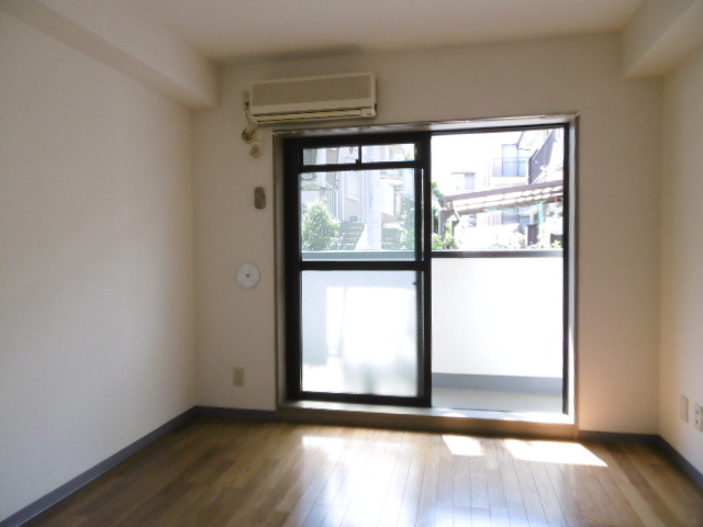 ルミエール八王子 居室2