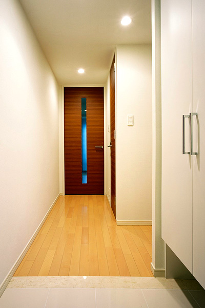 レジディア千鳥町2階 玄関