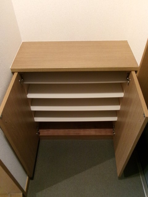 Ｔ－ＨＡＵＳ0801号室 シューズボックス