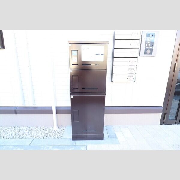 グリシーナ102号室 宅配ボックス