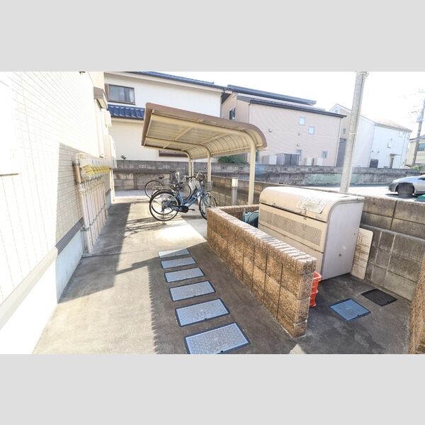 ザーパト・ポーリェ102号室 周辺