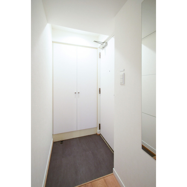 オーパスホームズ三田0703号室 玄関