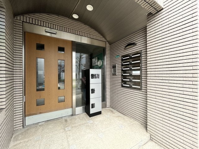 ガーデンハウス壱番館1階 エントランス