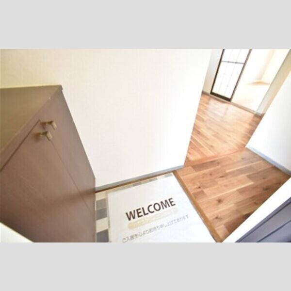 グレープ・シュライン　I 玄関