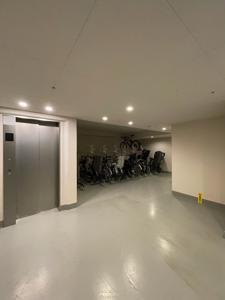 プレシス横濱紅葉坂7階 駐輪場