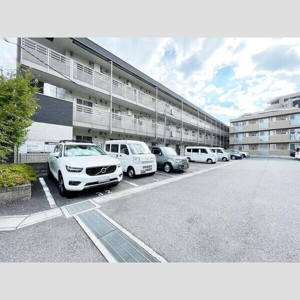 ロイヤルヒルズ武蔵浦和　B201号室 駐車場