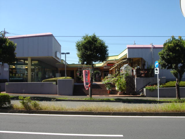 ビレッジ高坪 毛利台ショッピングセンターまで999ｍ