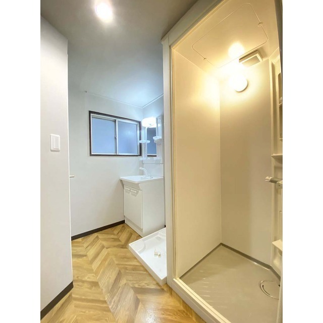 関根ビル シャワールーム