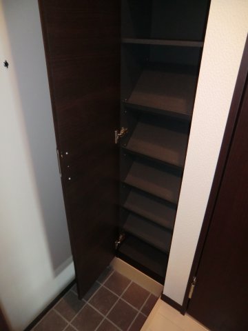 ソフィアヒルズ202号室 収納