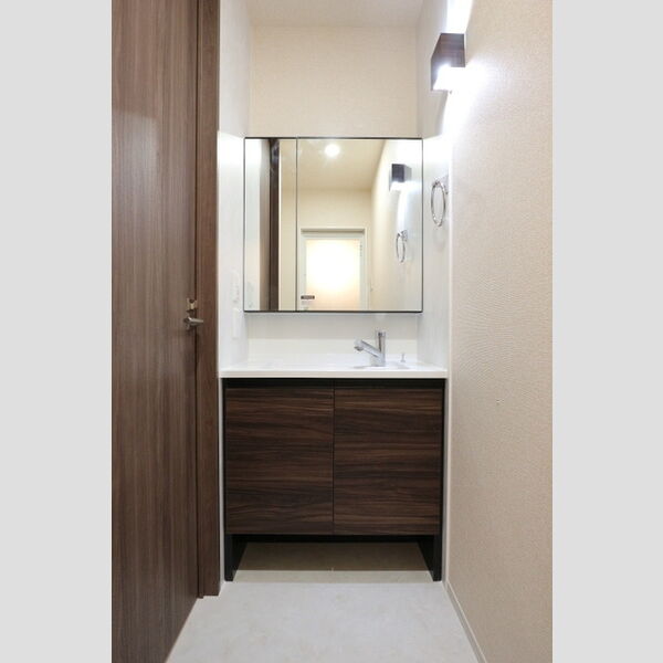 ルガーセグーロ　LugarSeguro 洗髪洗面化粧台