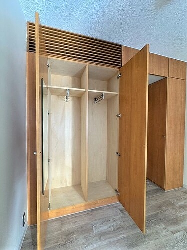 ハウス・エプタ4階 洋室　約６．０畳　クロゼット　※クリーニング前