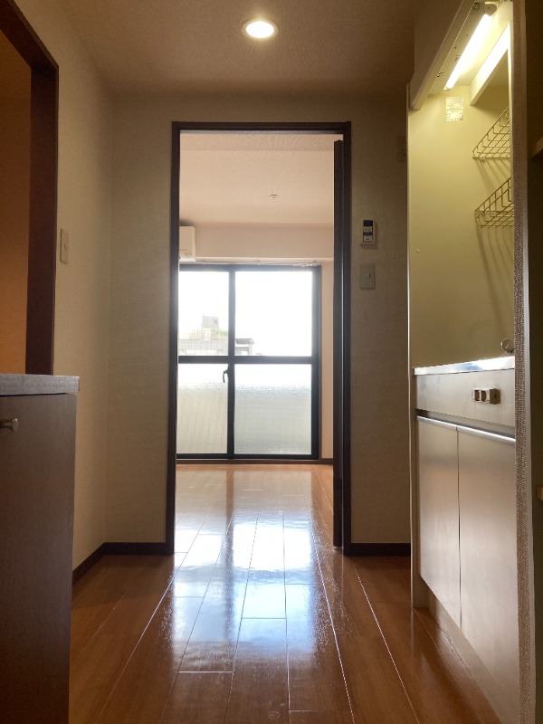 フォーレストビル8階 玄関