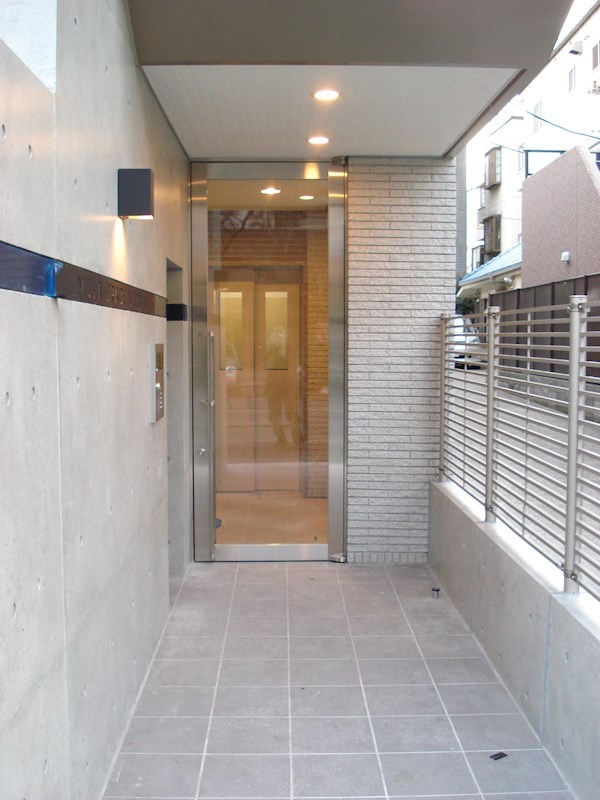 ミラグレイス練馬2階 エントランス