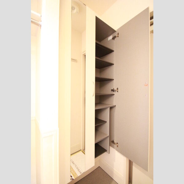 グランドゥール 高柳　C101号室 玄関