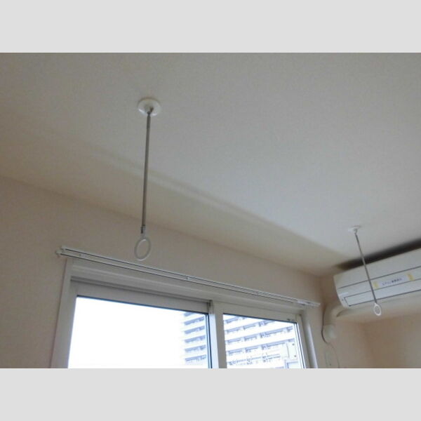 サニーリヴ　A303号室 室内物干し