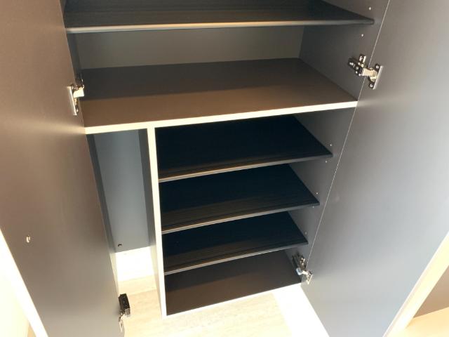 セラヴィ203号室 下駄箱（イメージ）