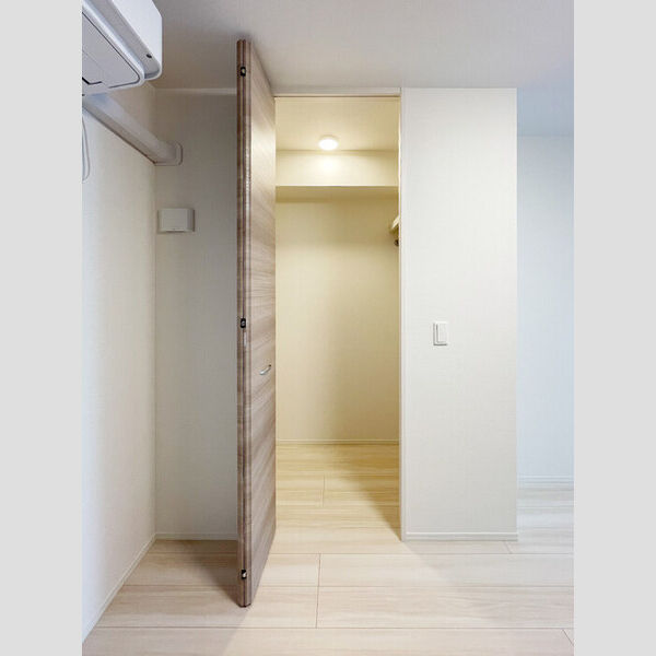 ルリアン中村102号室 クローゼット