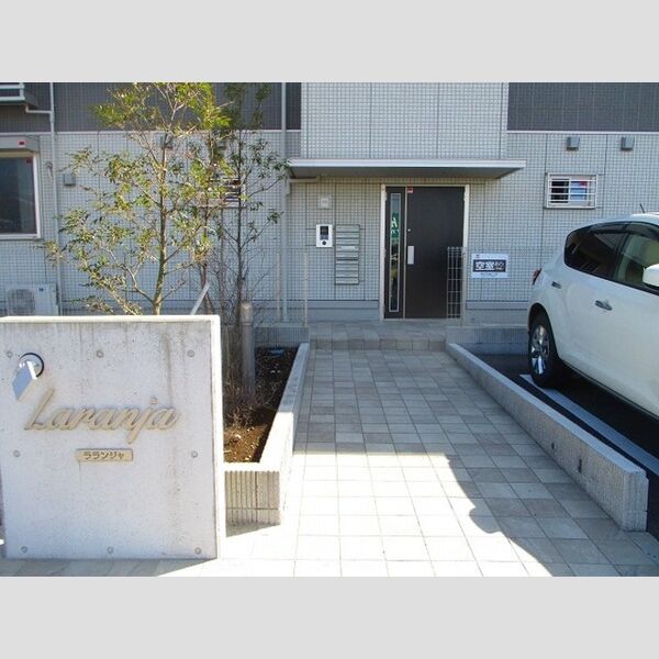 ラランジャ エントランス