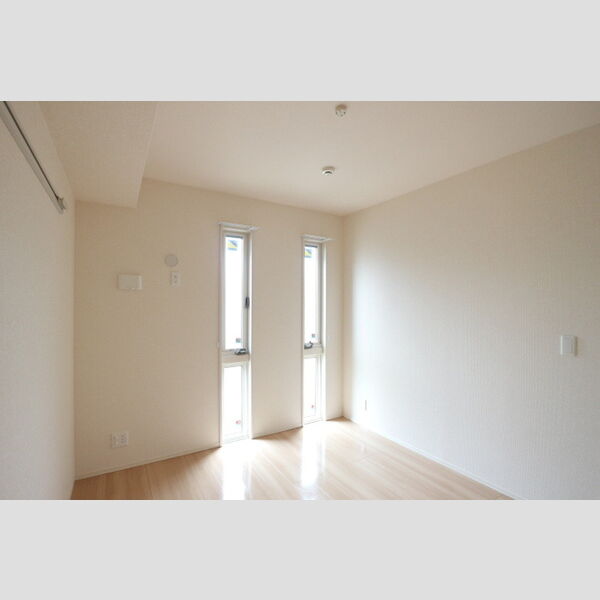 ホワイト・サラ101号室 洋室