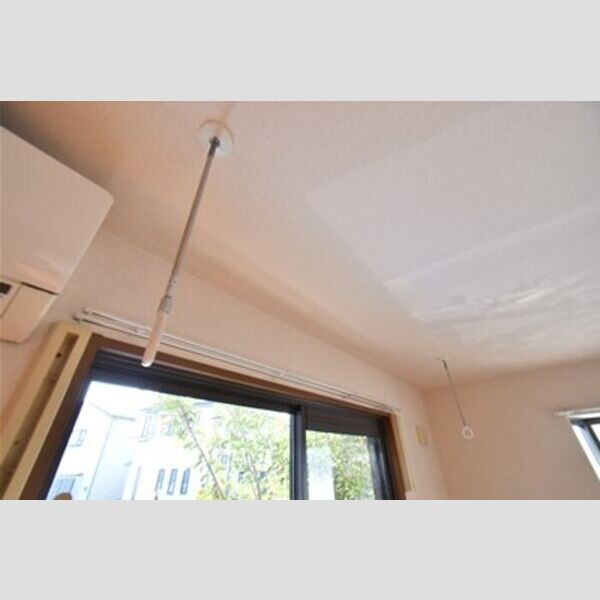 アゼリア107号室 室内物干し