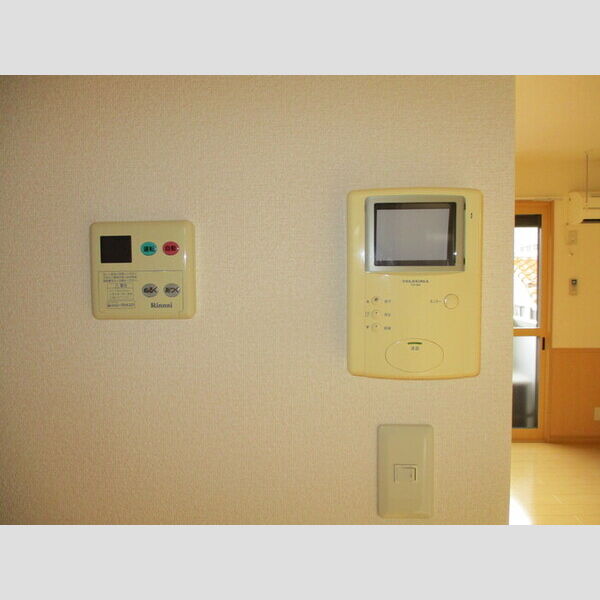 ロジュマン マエバラDEF D202(モニター付インターホン、給湯器リモコン)