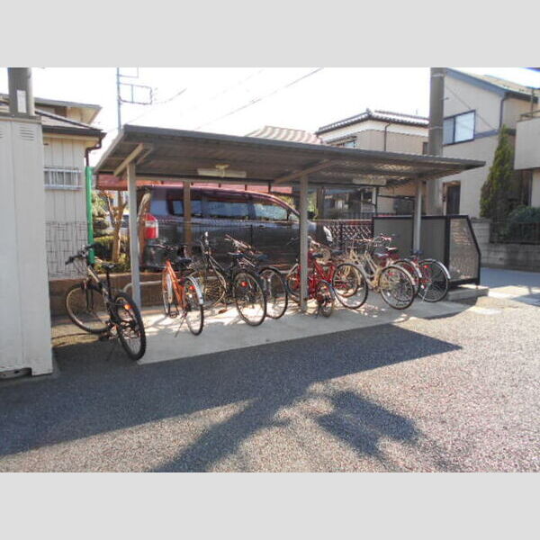 プルミエコート207号室 駐輪場