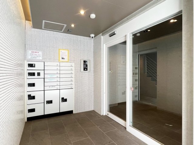 Ｌａｃｈａｒｉｔｅ大岡山302号室 エントランス