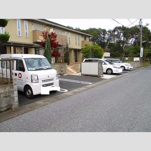 ボナールS 駐車場