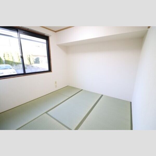 グランディオス久喜103号室 和室