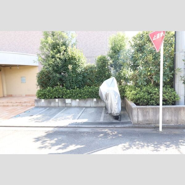 レガート湘南台 バイク置き場