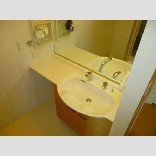 ラヴィーベル　東館 洗髪洗面化粧台