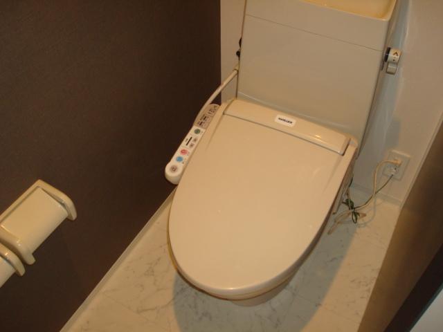 ミル　フルール103号室 シャワー付トイレ