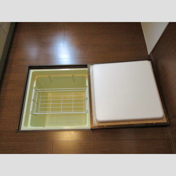 グリシーヌ 　エクラ 床下収納