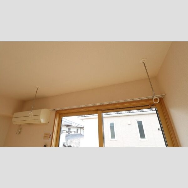 サンクス羽折202号室 ★室内物干し★