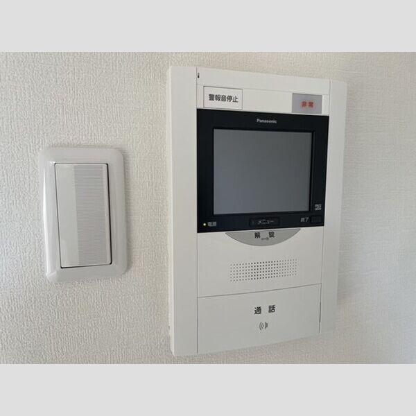 コンフォール小泉203号室 モニター付きインターホン