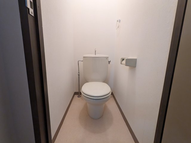 ウィンドテラス南行徳0104号室 トイレ